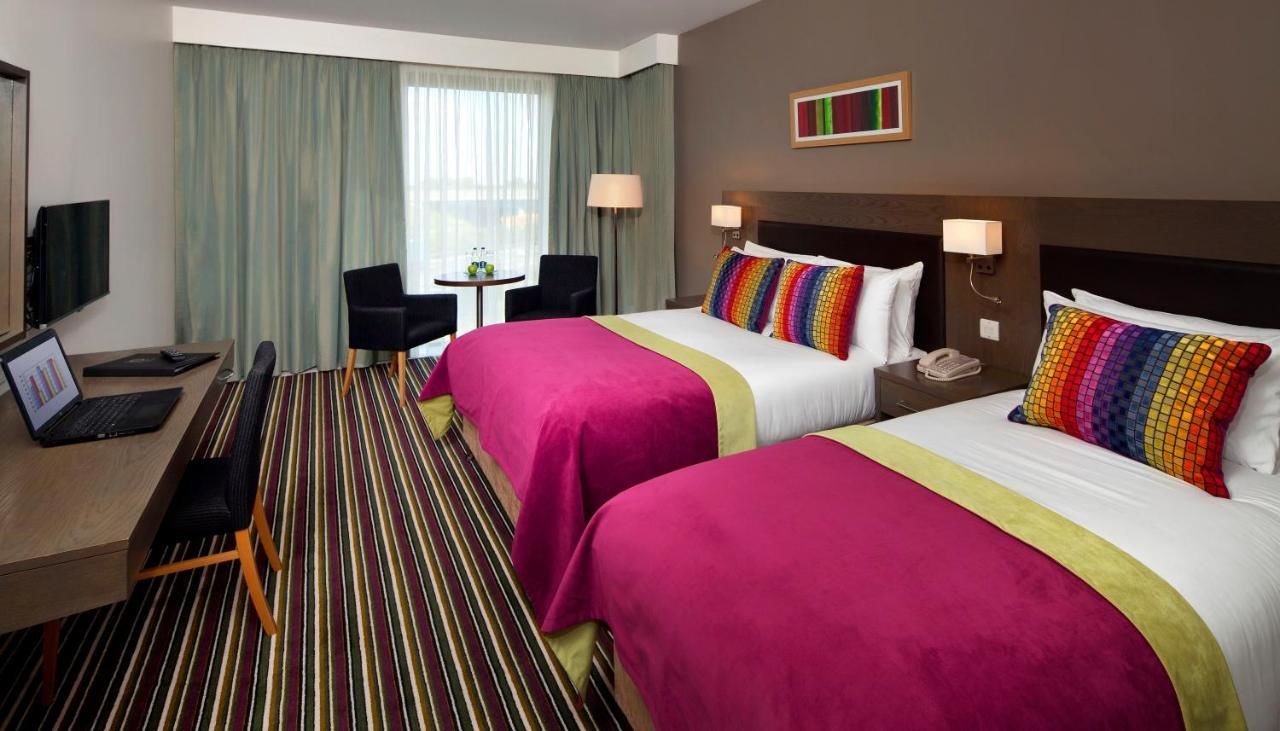 Отель The Address Citywest (formerly Kingswood Hotel) Ситиуэст